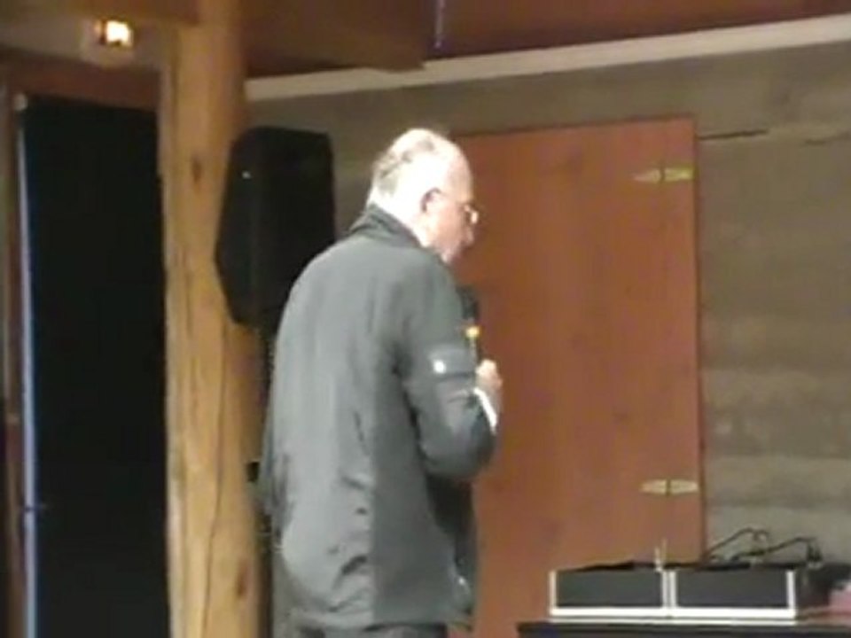 Francis Hallé en conférence "Plaidoyer pour l'arbre" (extrait n°1/2)
