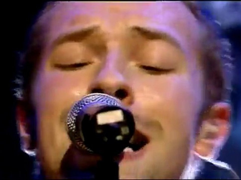 Coldplay - God Put A Smile Upon Your Face  live on Jools Holland 2002