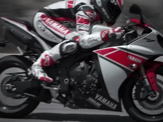 Ben Spies sur circuit avec la Yamaha R1 2012 50th Anniversary