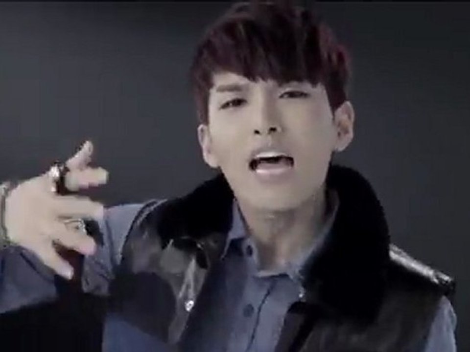 Super Junior _A-CHA_MUSIC VIDEO