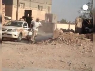 Gaddafi strongholds proving difficult for NTC