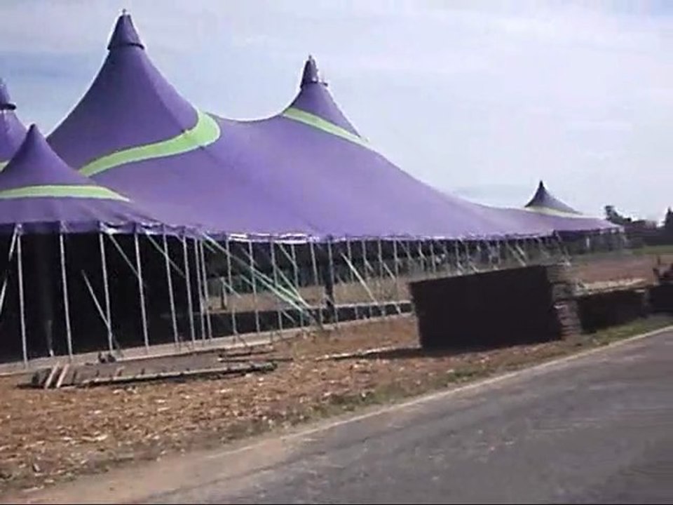 Le chapiteau pour la soirée The Legendz David Guetta 30 septembre 2011 à Nandrin