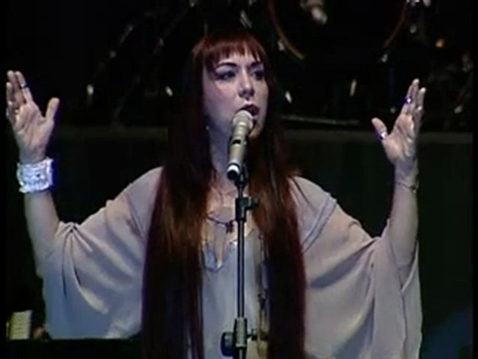 Leman, Şevval, Şehnaz Sam Konseri - Kuruçeşme Arena - Istanbul / Ağustos 2011 - Part 01