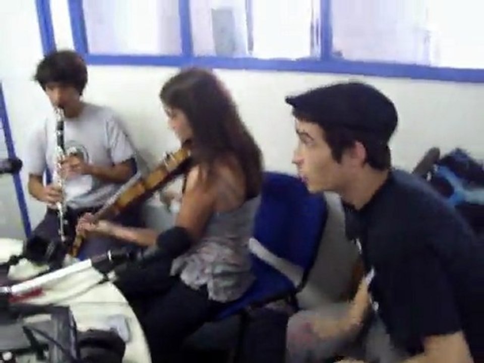 Les Lacets Des Fées - Bonjour L'Armée Française (dans les studios de Radio Entre deux Mers)