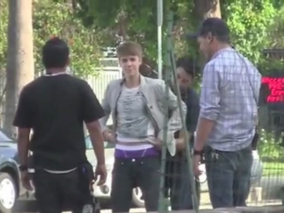 Justin Bieber dans une bagarre de rue ?