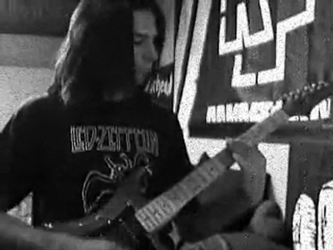 Moi sur : Papa Roach - Hollywood Whore guitar cover