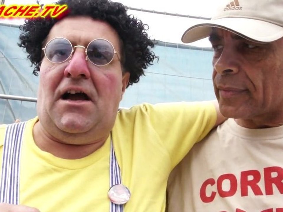 FETE DE L'HUMA 2011 "Coluche" indigné !