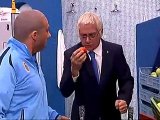 TV3 - Crackòvia - Walter Pandiani, millor carregar fruita que fer cops de cap