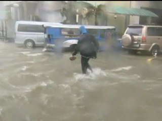 Deadly Typhoon Nesat hits Philippines