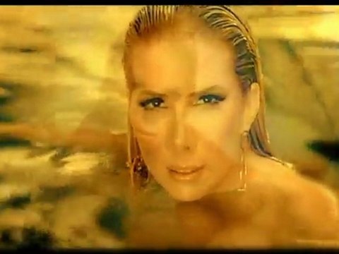 Tuğba Özerk - Aklımda Sen Varsın 2011 Orijinal Klip