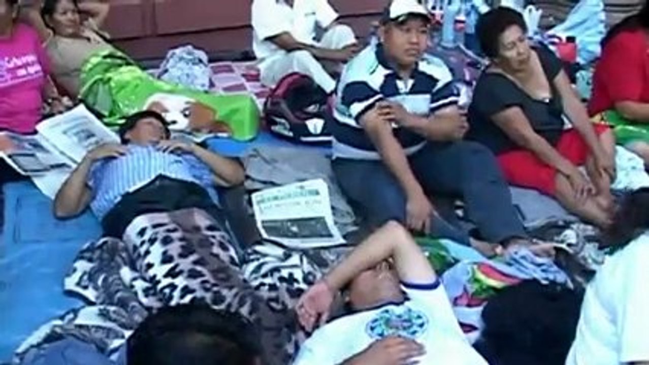 Thousands protest in Bolivia