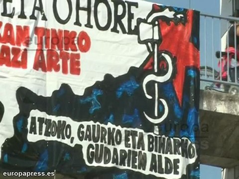 Colocan pancarta que ensalza militantes de ETA