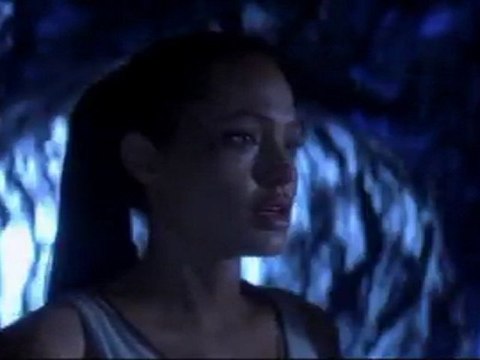 Angelina Jolie & Gerard Butler (Besoin d'amour) Paradis Ledoux Télé SPI