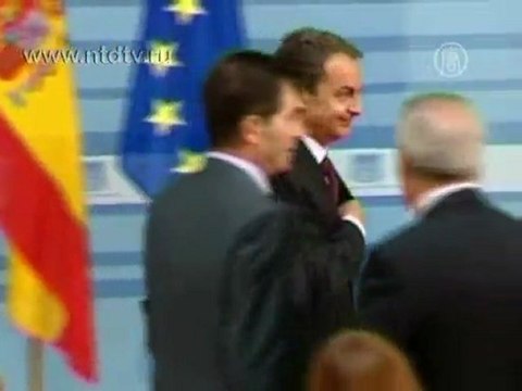 В Испании распущен парламент