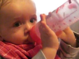 Mamie donne son repas à Rémi