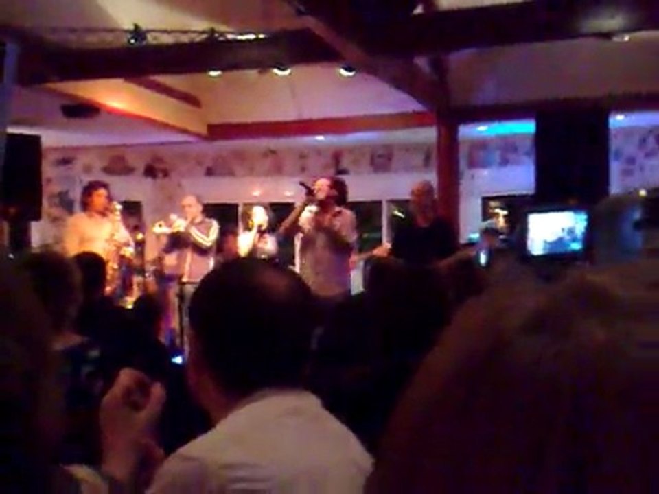 Reprise par Profil Groove de Earth Wind and Fire "in the stone"