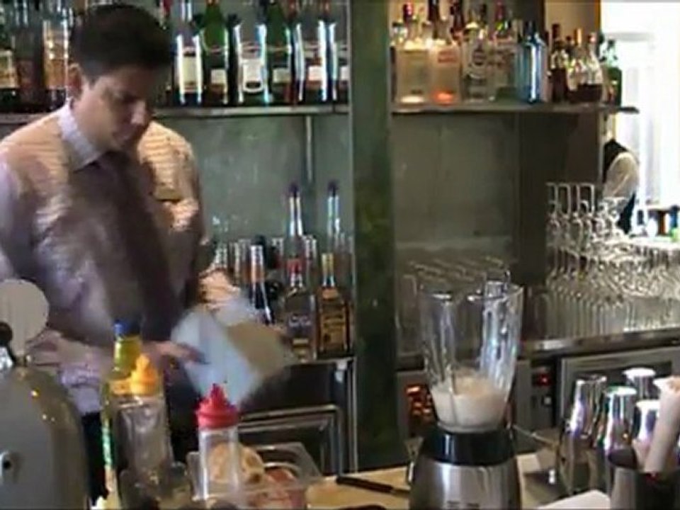 How to make a Pina Colada