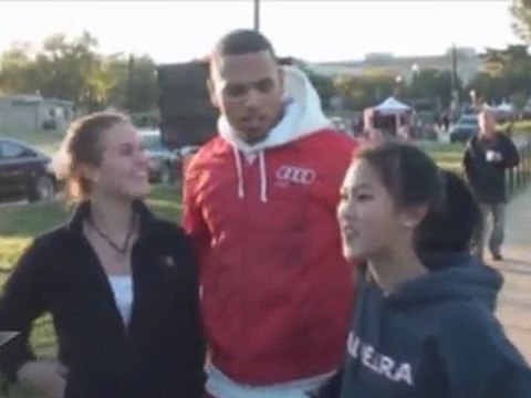 Chris Brown Kisses Fan & Sucks Her Knee On Stage In Detroit!