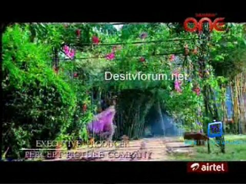 Woh Rehne Wali Mehlon Ki - 28th September 2011 - Part1