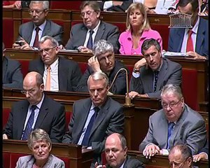 Séance de rentrée - François FILLON répond aux attaques du PS