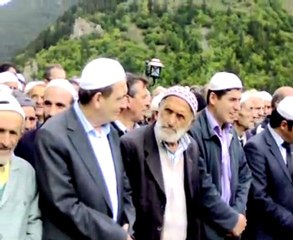 28092011 Müftü İsmail Hatipoğlu nun babasının cenazesi Hanak Ardahan Çaykara Uzuntarla köyü