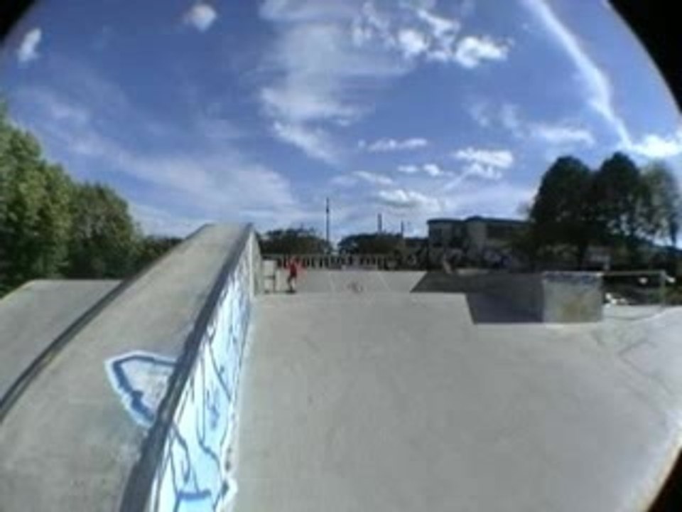 teaser freedom skateboard