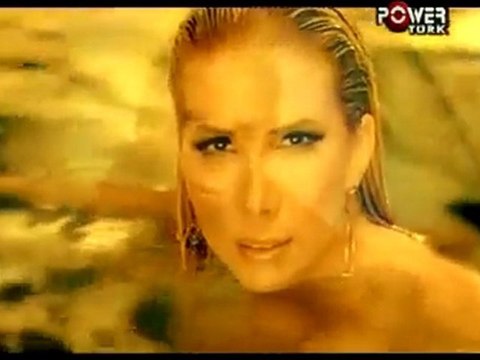 Tuğba Özerk - Aklımda Sen Varsın