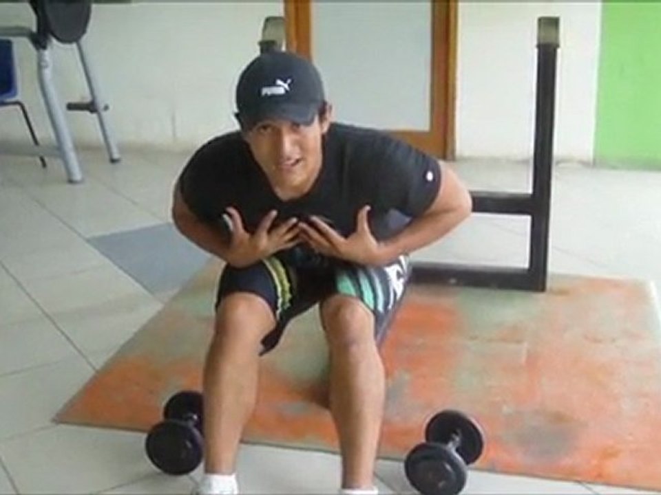 Elevaciones Posteriores. Ejercicio De Hombros Con Mancuernas. Desarrolla Tus Hombros Posteriores