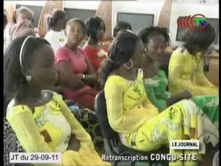 Les candidates à l’élection Miss indépendance 2011 se forment sur le SIDA
