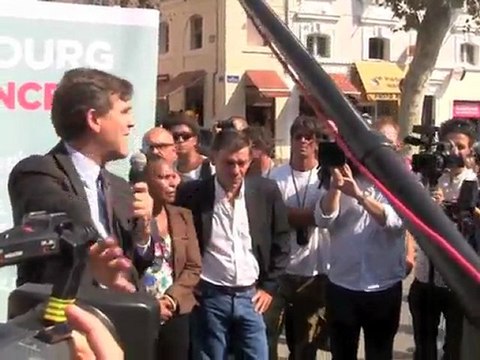 La 6 ième république montebourgoise place Charles de Gaulle