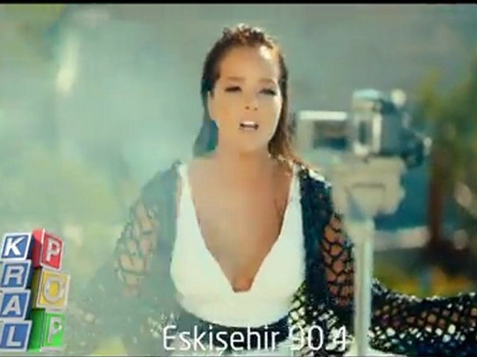 Bengü - Saat 03.00 2011 Orijinal Klip