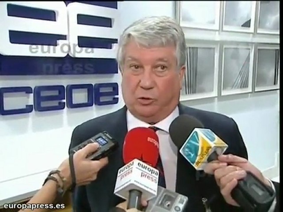 CEOE "encantada de sentarse a negociar"