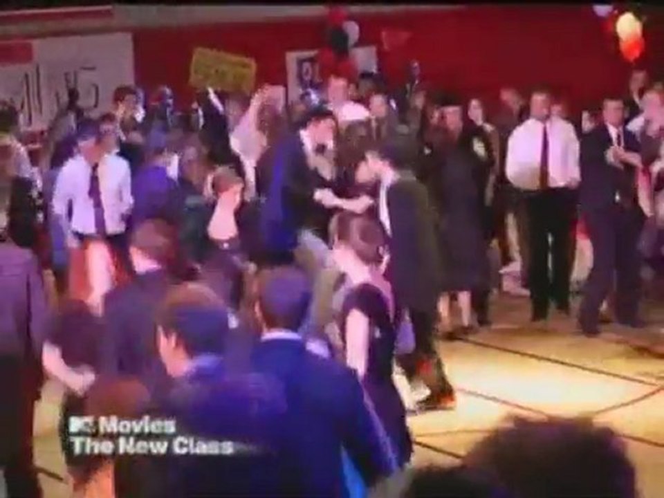 エマ・ワトソン『ウォールフラワーThe Perks of Being a Wallflower』でノリノリダンス！