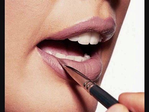 Comment appliquer son rouge à lèvres ? Vidéo Tuto