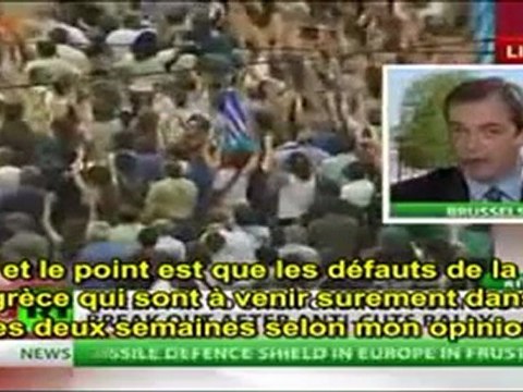 Complicité entre Banques et Politiciens au pouvoir - L'euro-député Nigel Farage dénonce ...