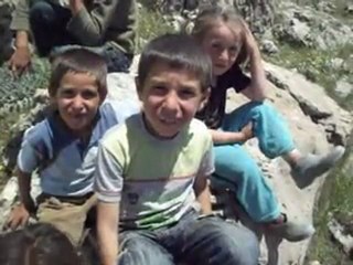 YILMAZ GÜNEY'İN KÖYÜNDEKİ ÇOCUKLARLA ZAZACA RÖPORT