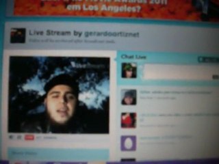 GERARDO ORTIZ CANTANDO EN TWITCAM...SE CANSO