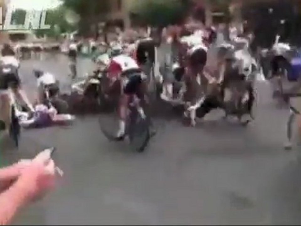 Radfahrer bauen Turm Fail