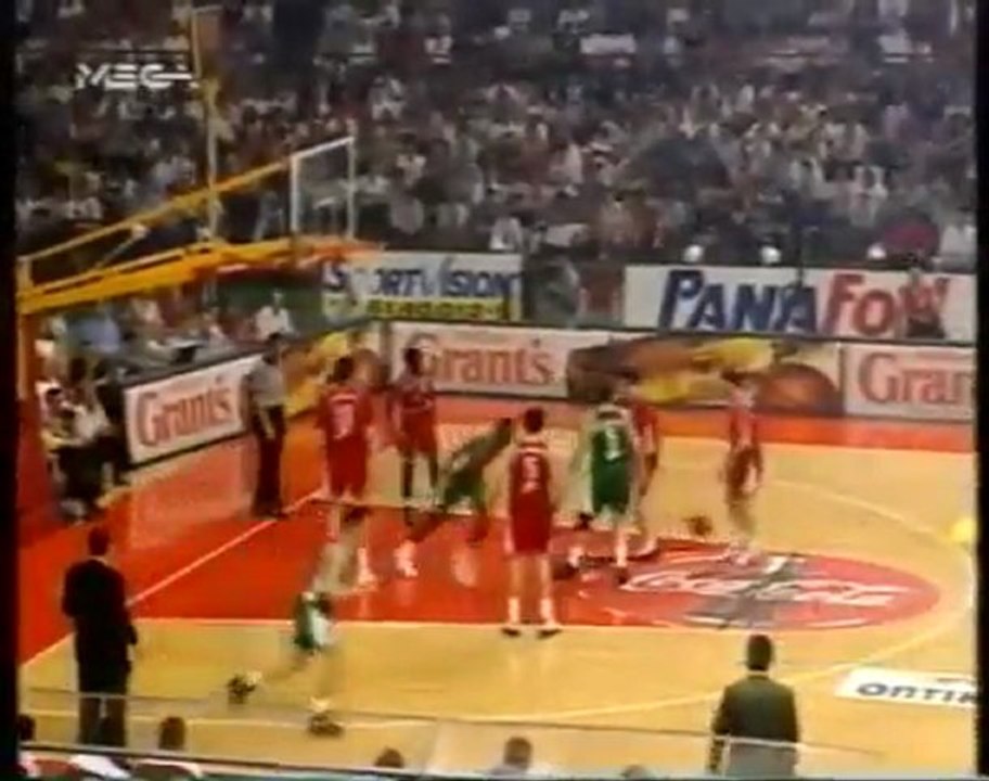 Dominique Wilkins showtime in Greece