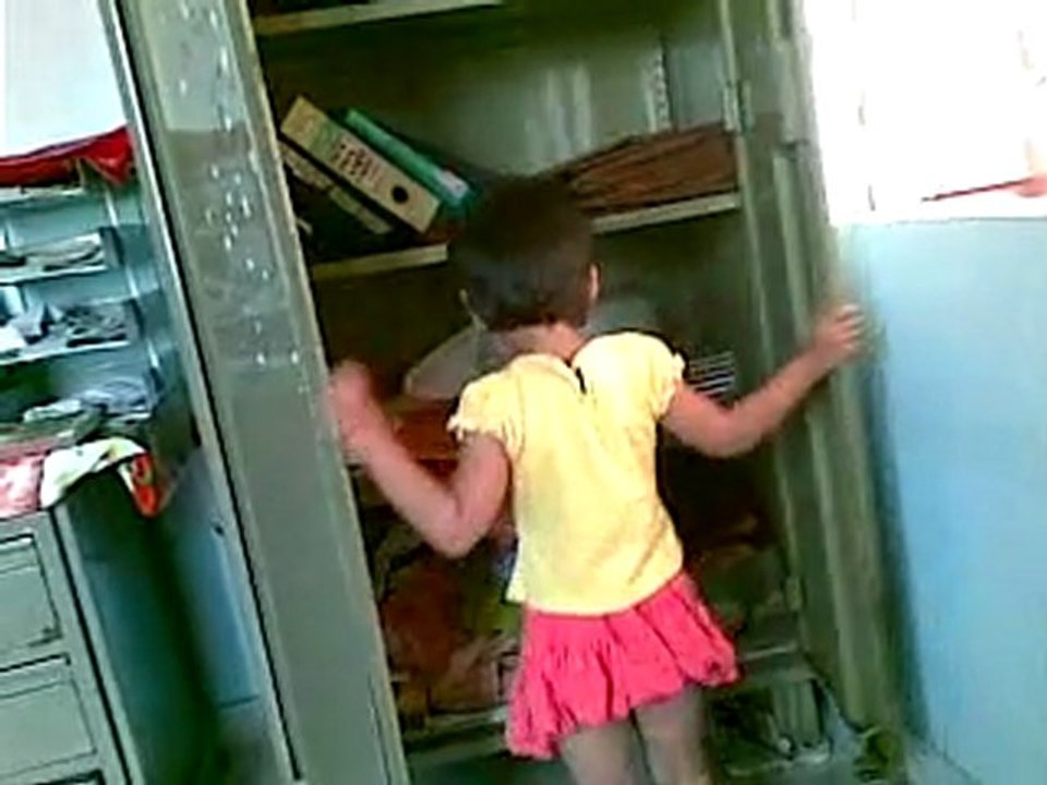 GUNGUN PLAYING