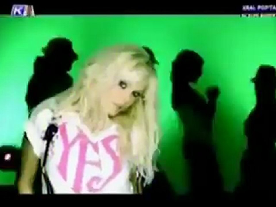 Ajda Pekkan  ( Arada Sırada )