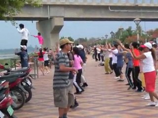18.000 kilomètres à vélo depuis la France jusqu'à la Nouvelle-Zélande.