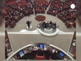El presidente turco urge al Parlamento a buscar un...