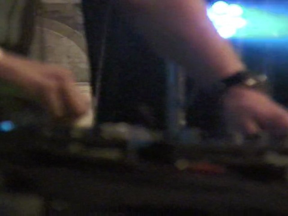 Kevin Madson et Léo Aréllano aux Nocturnes étudiantes 2011 (DJ)