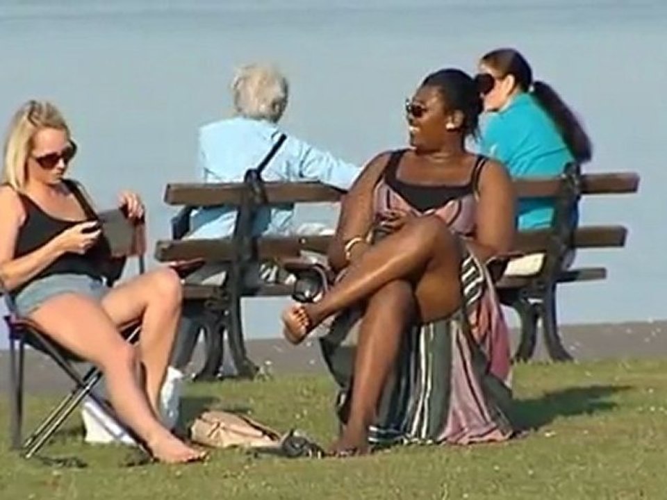 Record heatwave hits UK