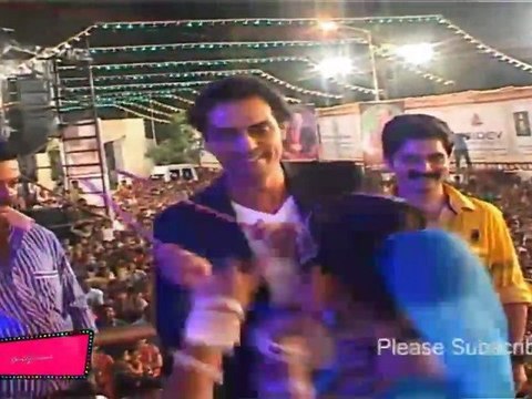 Arjun Rampal Promotes Rascals & 'Ra.one'At 'Thane Dandiya Ki Dhoom'