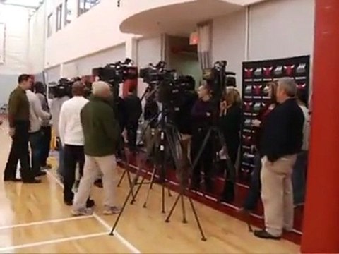 Derrick Rose My home away from home (BULLS TV)