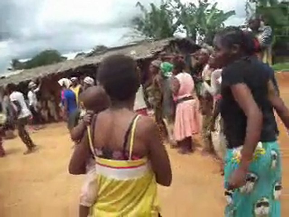 ESTEL - FestiMin Djoum 02 au 05 Septembre 2011  (camera amateur)