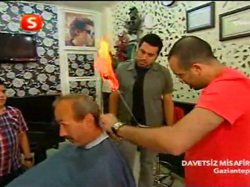 moss kuaför ateşle traş 2011 :)