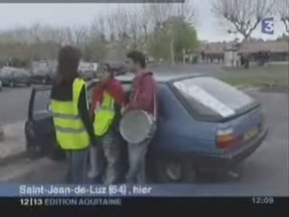 Manifs Anti-CPE [ Renvoyé du lycée ]